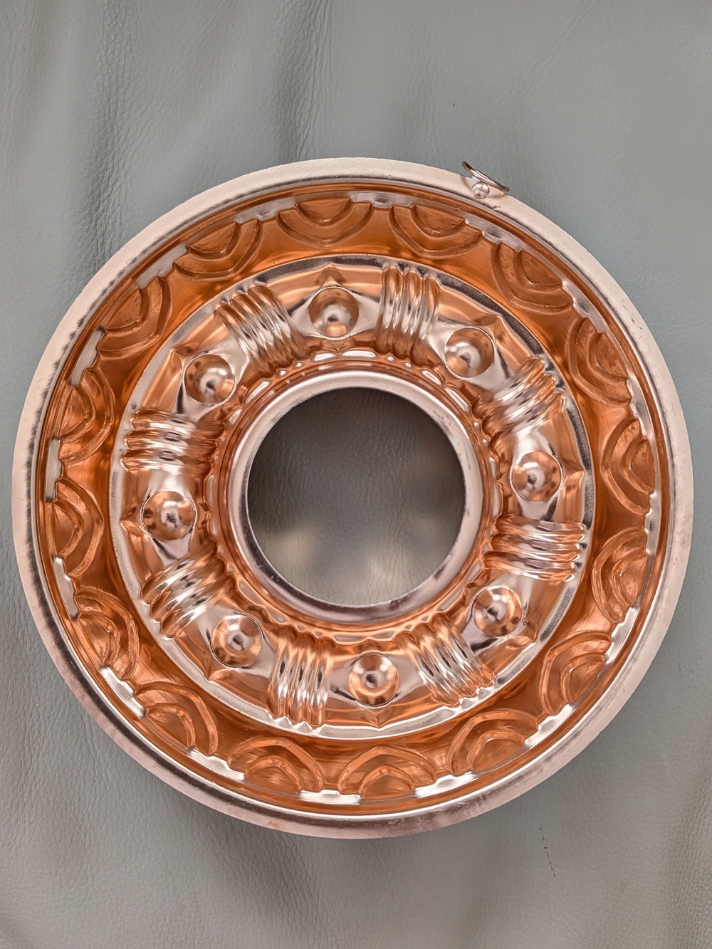 vintage 3 1/2 cup copper ring Jell-O mold Wall Decor Home Accents Kitchen Tool